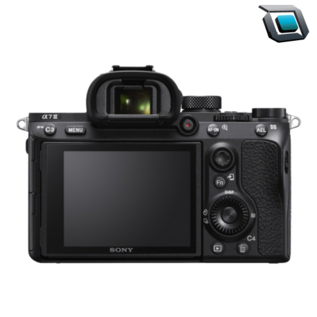 Cámara Sony Alpha A7 III full frame con lente Sony 50mm, combinación ideal para fotografía profesional con excelente rendimiento en retratos, baja luz y grabación en 4K.