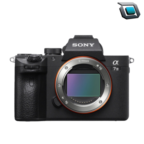 Cámara Sony Alpha A7 III full frame con lente Sony 50mm, combinación ideal para fotografía profesional con excelente rendimiento en retratos, baja luz y grabación en 4K.