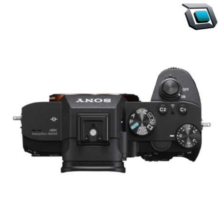 Cámara Sony Alpha A7 III full frame con lente Sony 50mm, combinación ideal para fotografía profesional con excelente rendimiento en retratos, baja luz y grabación en 4K.